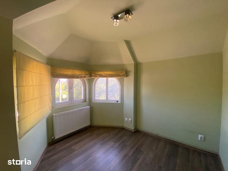 Casă cu 3 camere cu Teren 50 Mp în Central