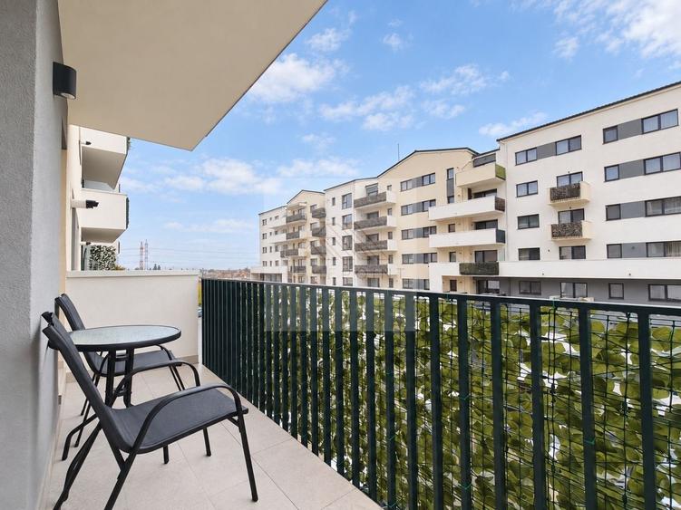 Apartament cu 3 camere decomandat, mobilat în Tractorul