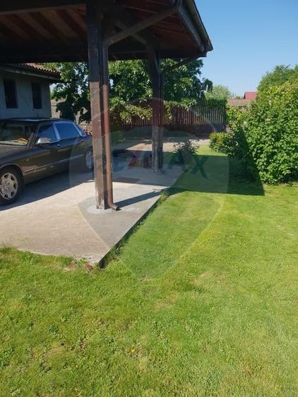 Casă individuală cu 7 camere cu Teren 1461 Mp în Vadu Anei
