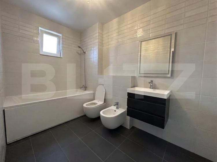 Apartament cu 3 camere decomandat în Ceangăi