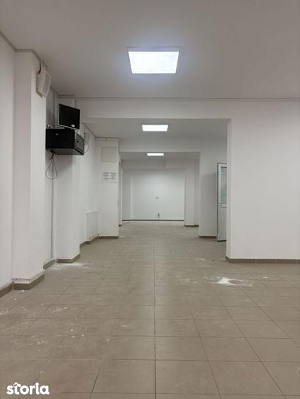Spațiu comercial, de 215 mp, în Chiajna