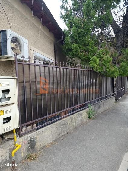 Casă cu 3 camere decomandat cu Teren 418 Mp în Central