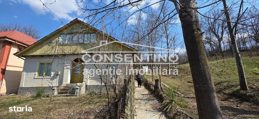 Casă cu 4 camere cu Teren 2200 Mp în Tisău