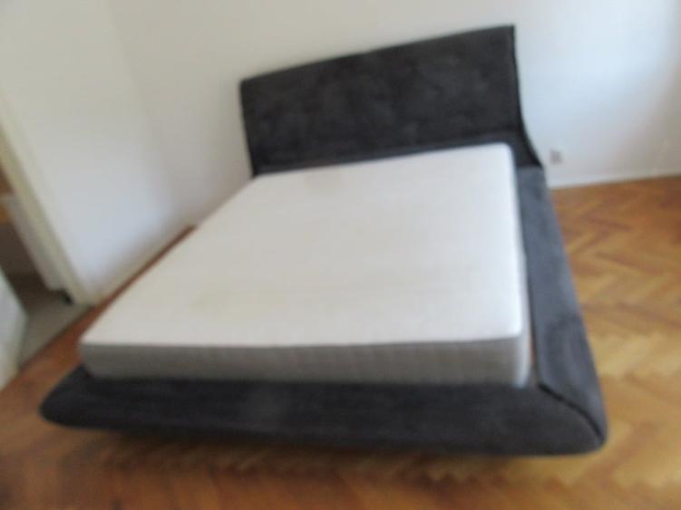 Apartament cu 3 camere semidecomandat, mobilat în Calea Victoriei