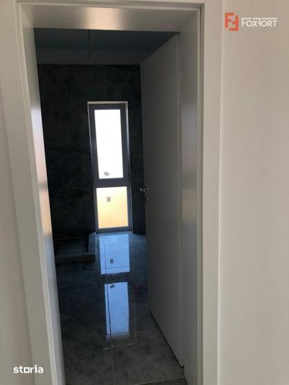 Casă cu 4 camere cu Teren 302 Mp în Plopi