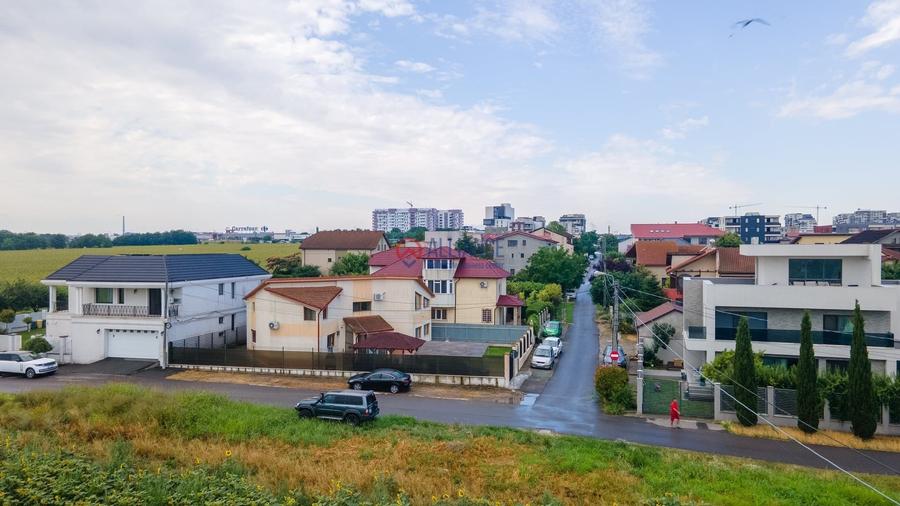 Casă cu 5 camere decomandat cu Canalizare în Palazu Mare