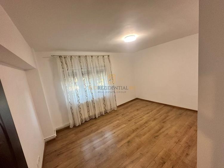 Apartament cu 3 camere decomandat, mobilat în Central
