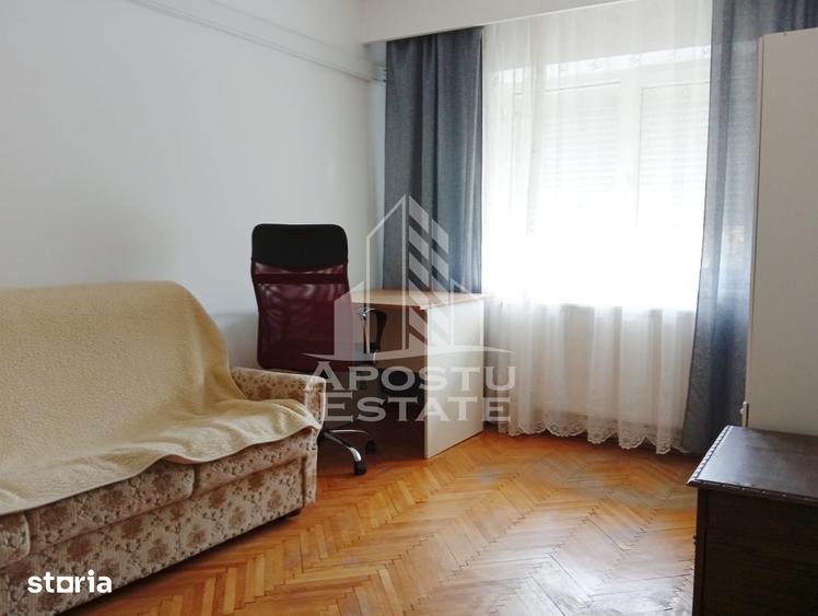 Apartament cu 3 camere, mobilat în Podgoria