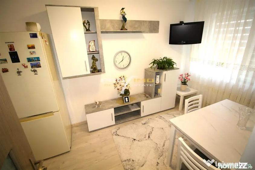 Apartament cu 3 camere semidecomandat în City Park Mall