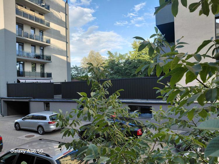 Apartament cu 3 camere decomandat, mobilat în Borhanci