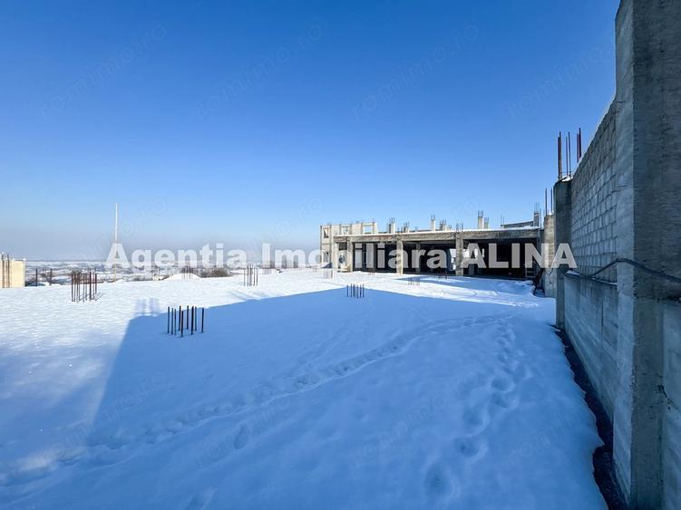 Spațiu comercial, de 2,500 mp, în 700