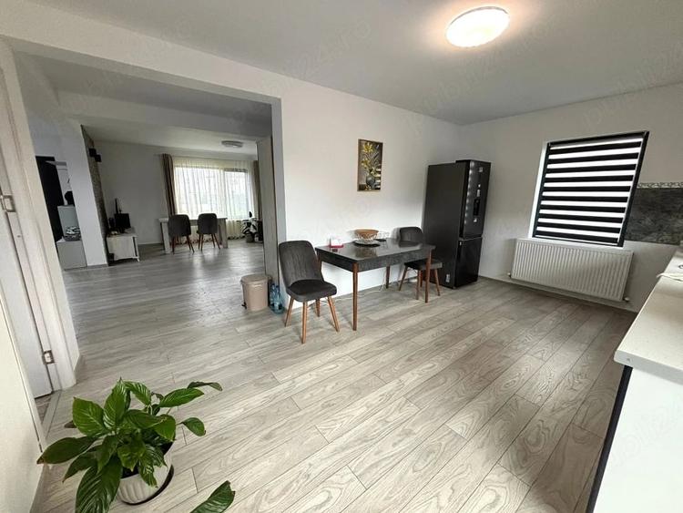 Casă cu 3 camere cu Teren 1000 Mp în Săcueni