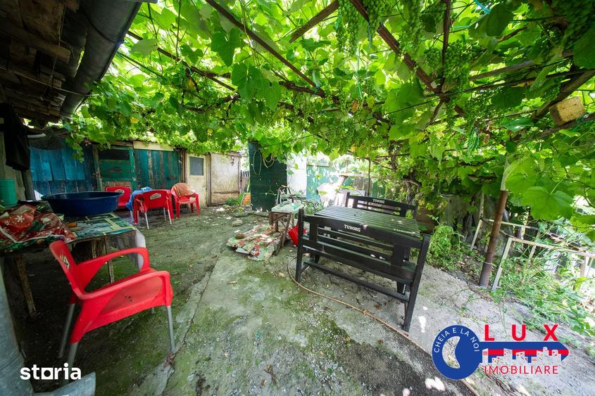 Casă cu 7 camere cu Teren 300 Mp în Babadag
