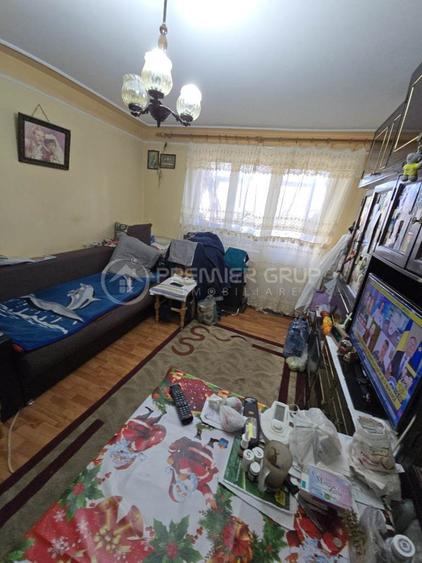 Apartament cu 2 camere în Podu Roș