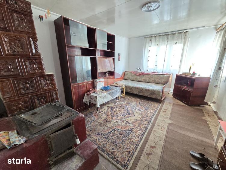 Casă cu 4 camere cu Teren 1155 Mp în Milcovul