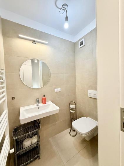 Apartament cu 3 camere decomandat în Exterior Vest