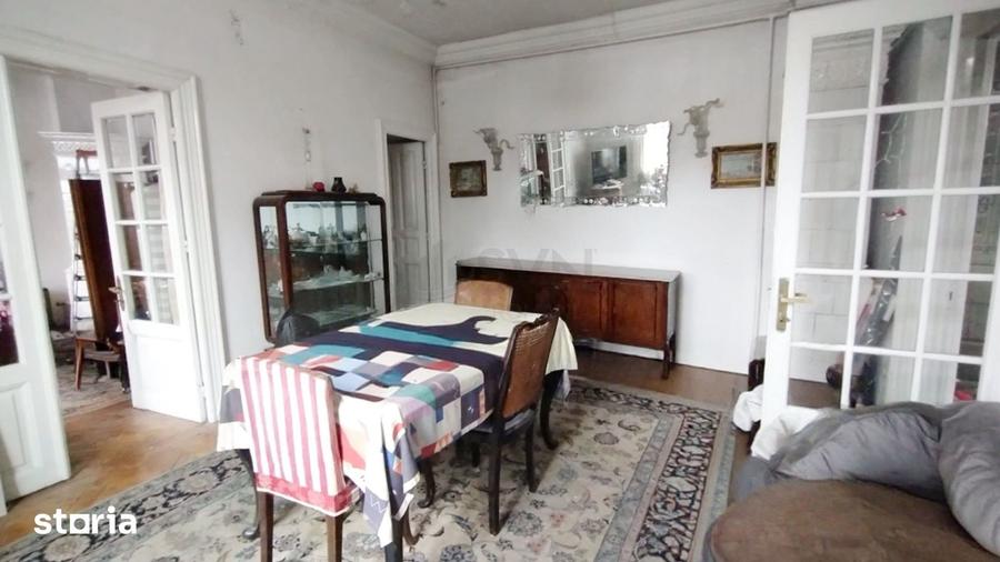 Apartament cu 5 camere în Dobroești