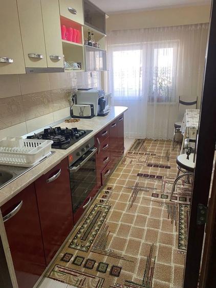 Apartament cu 4 camere decomandat în Central