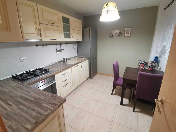 Apartament cu 3 camere decomandat în Morarilor