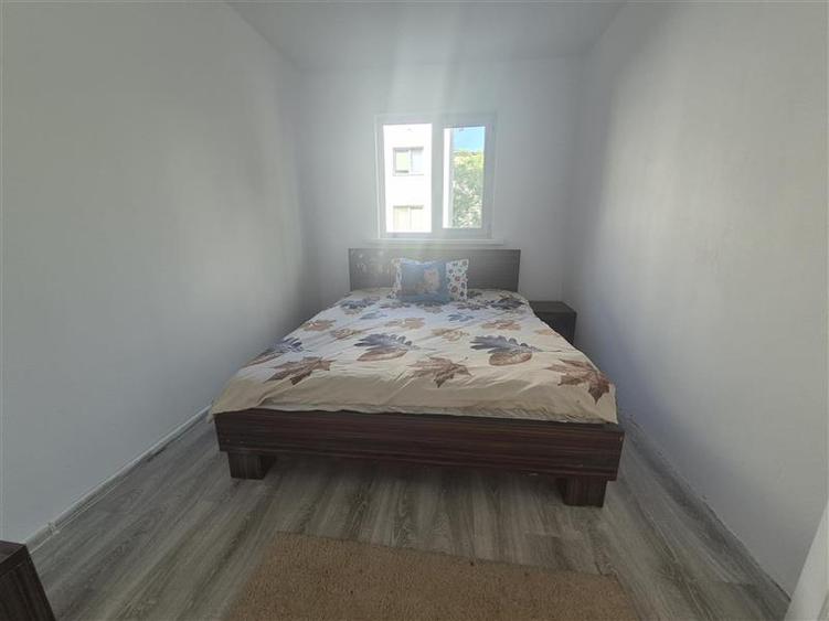 Apartament cu 3 camere semidecomandat în Dacia