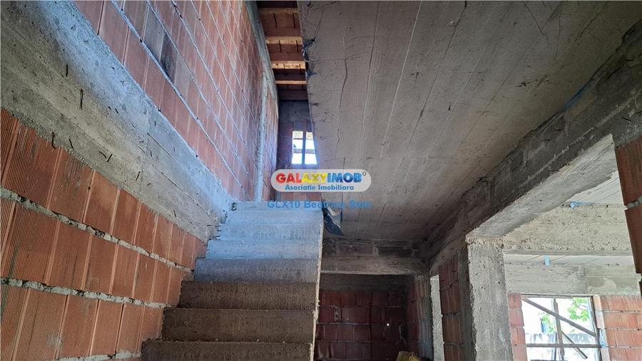 Casă cu 4 camere cu Teren 268 Mp în Est