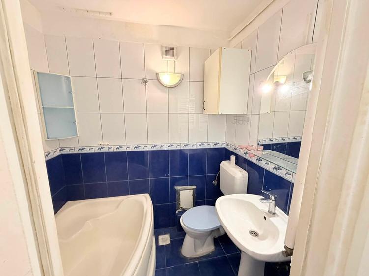 Apartament cu 3 camere decomandat în Drumul Taberei