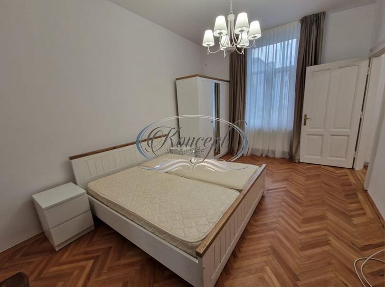 Apartament cu 3 camere semidecomandat, mobilat în Central