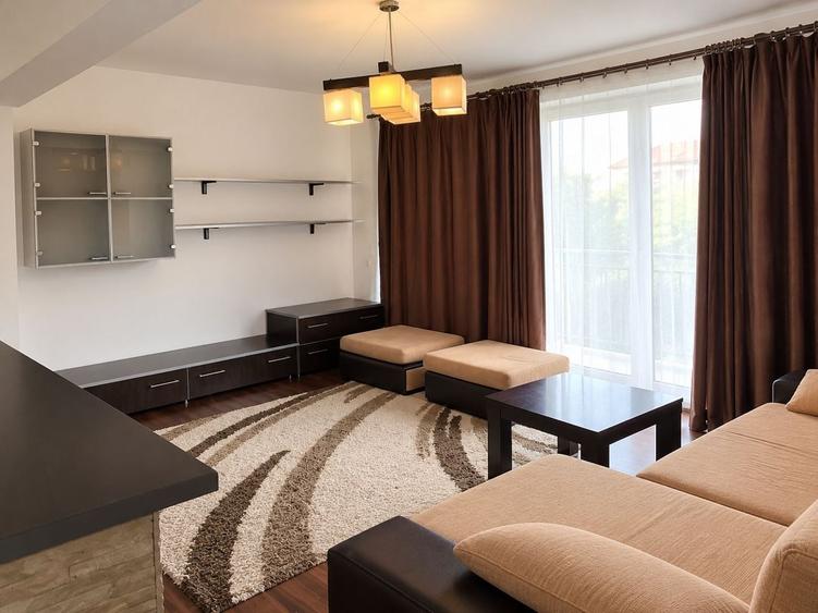 Apartament cu 2 camere semidecomandat, mobilat în Bună Ziua