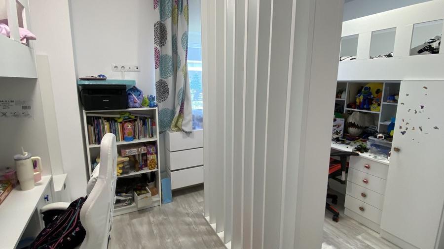 Apartament cu 3 camere semidecomandat, mobilat în Turnișor