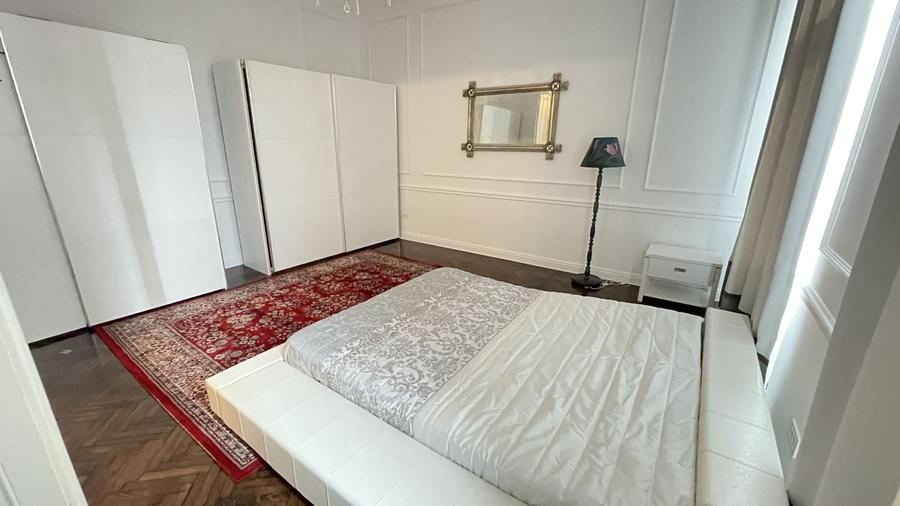 Apartament cu 3 camere semidecomandat, mobilat în Neptun