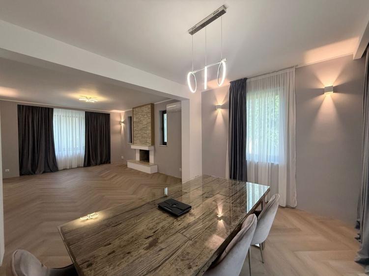 Duplex cu 6 camere cu Canalizare în Iancu Nicolae