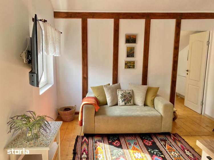 Casă cu 7 camere cu Teren 1350 Mp în Bran