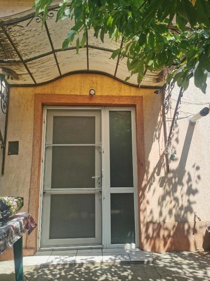 Casă individuală cu 4 camere cu Teren 504 Mp în Central