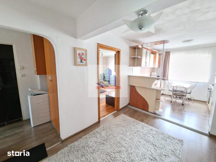 Apartament cu 3 camere decomandat în Rogerius
