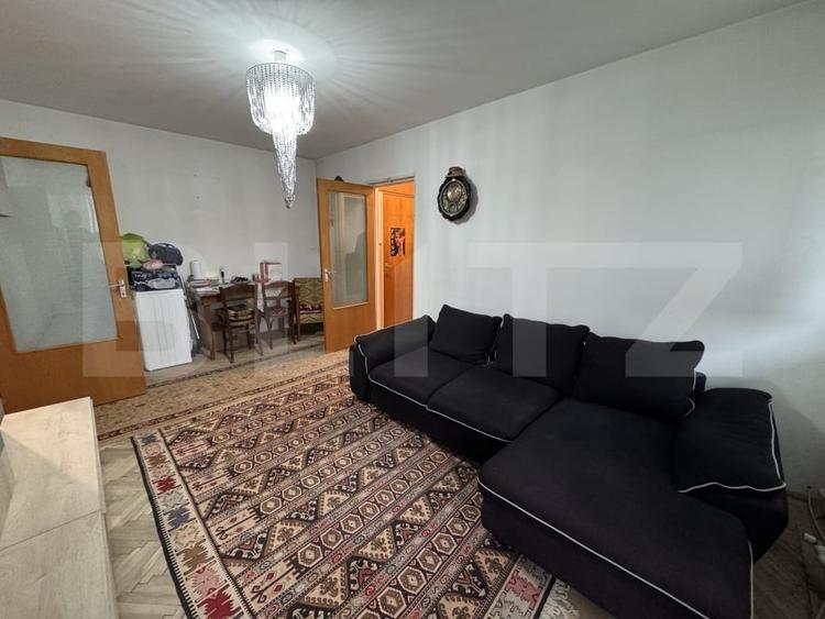 Apartament cu 2 camere semidecomandat, mobilat în Vest