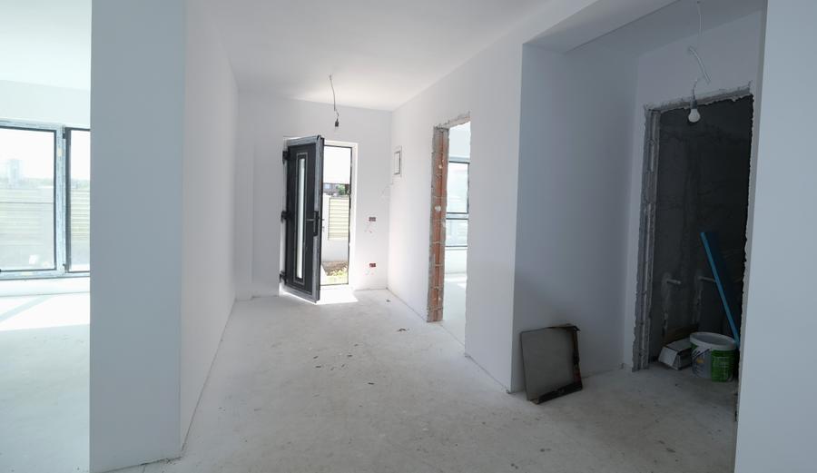Casă individuală cu 6 camere cu Teren 700 Mp în Corbeanca