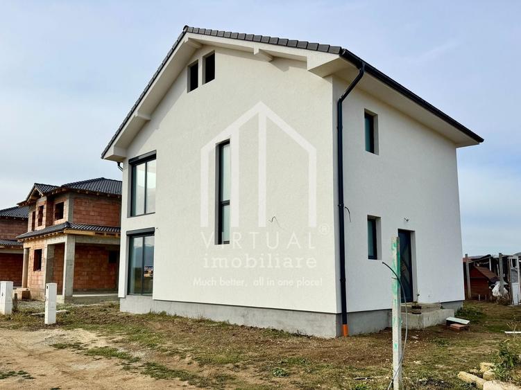 Casă individuală cu 4 camere cu Canalizare în Cristian