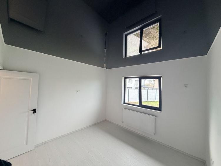 Casă cu 3 camere în Moara Domnească