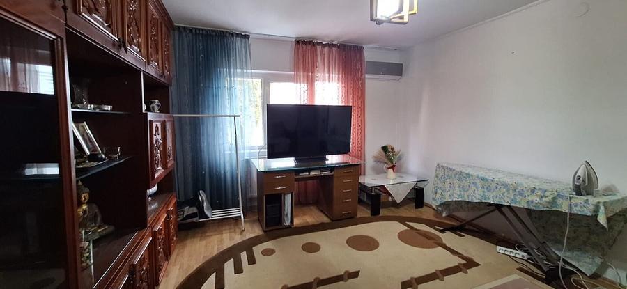 Apartament cu 3 camere decomandat, mobilat în Unirii