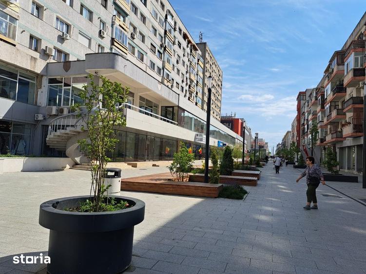 Apartament cu 3 camere semidecomandat în Inel II