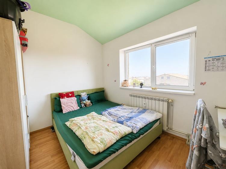 Apartament cu 3 camere semidecomandat, mobilat în Inel I