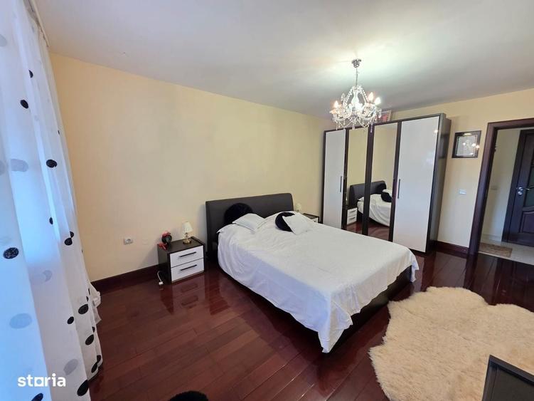 Casă cu 4 camere în Central