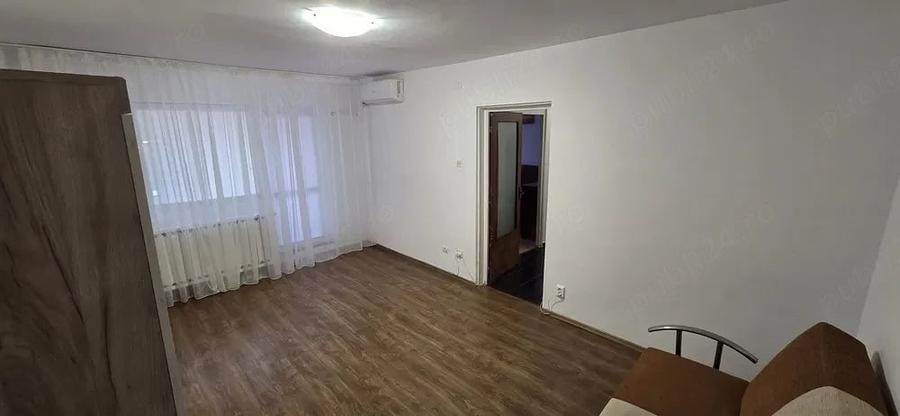 Apartament cu 2 camere decomandat în Tei