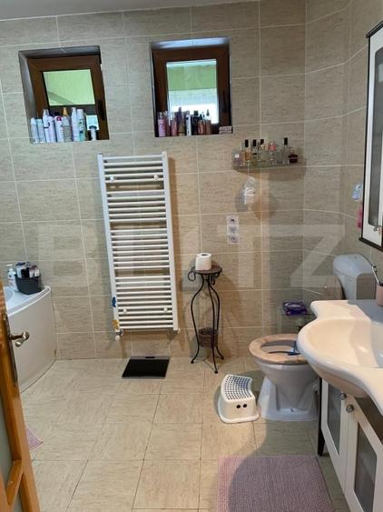 Duplex cu 6 camere cu Canalizare în Nord