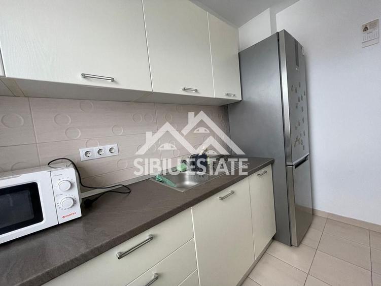 Apartament cu 3 camere decomandat, mobilat în Lazaret
