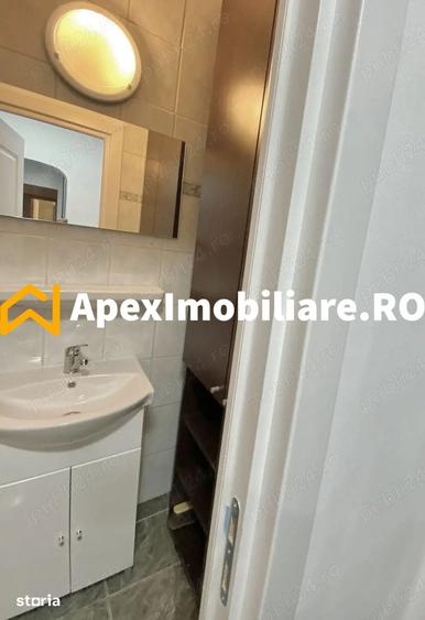Apartament cu 3 camere semidecomandat în Central