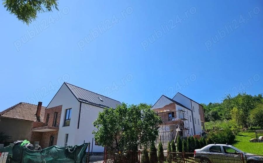 Duplex cu 5 camere cu Canalizare în Tăuți