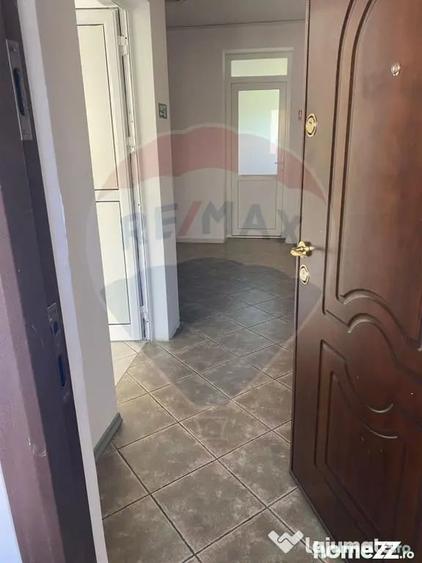 Casă cu 5 camere cu Teren 188 Mp în Vitan