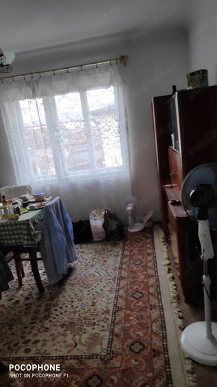 Casă cu 5 camere cu Teren 147 Mp în Gruia
