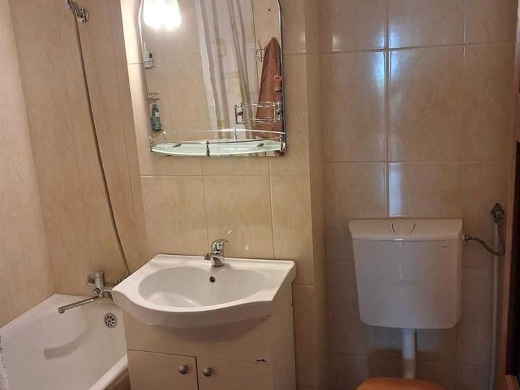Apartament cu 3 camere decomandat în Ultracentral